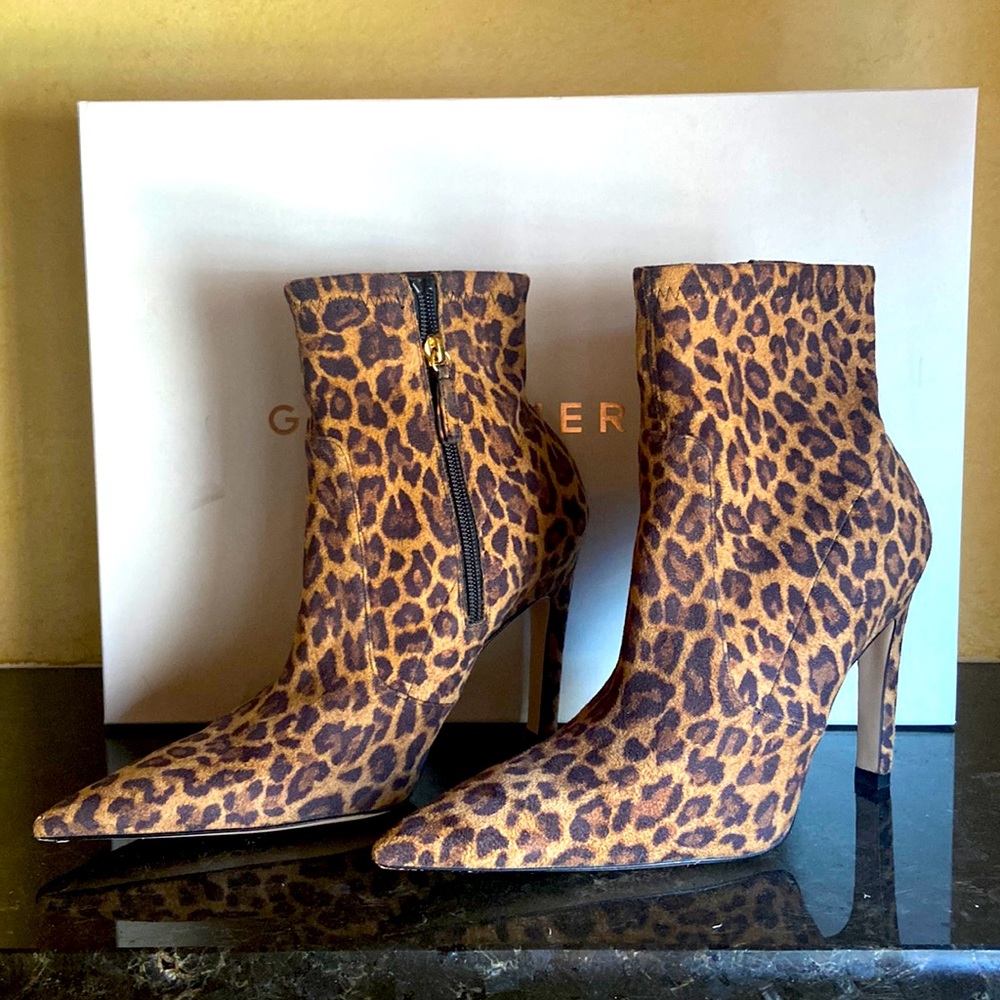 Good American cheetah print bootie.